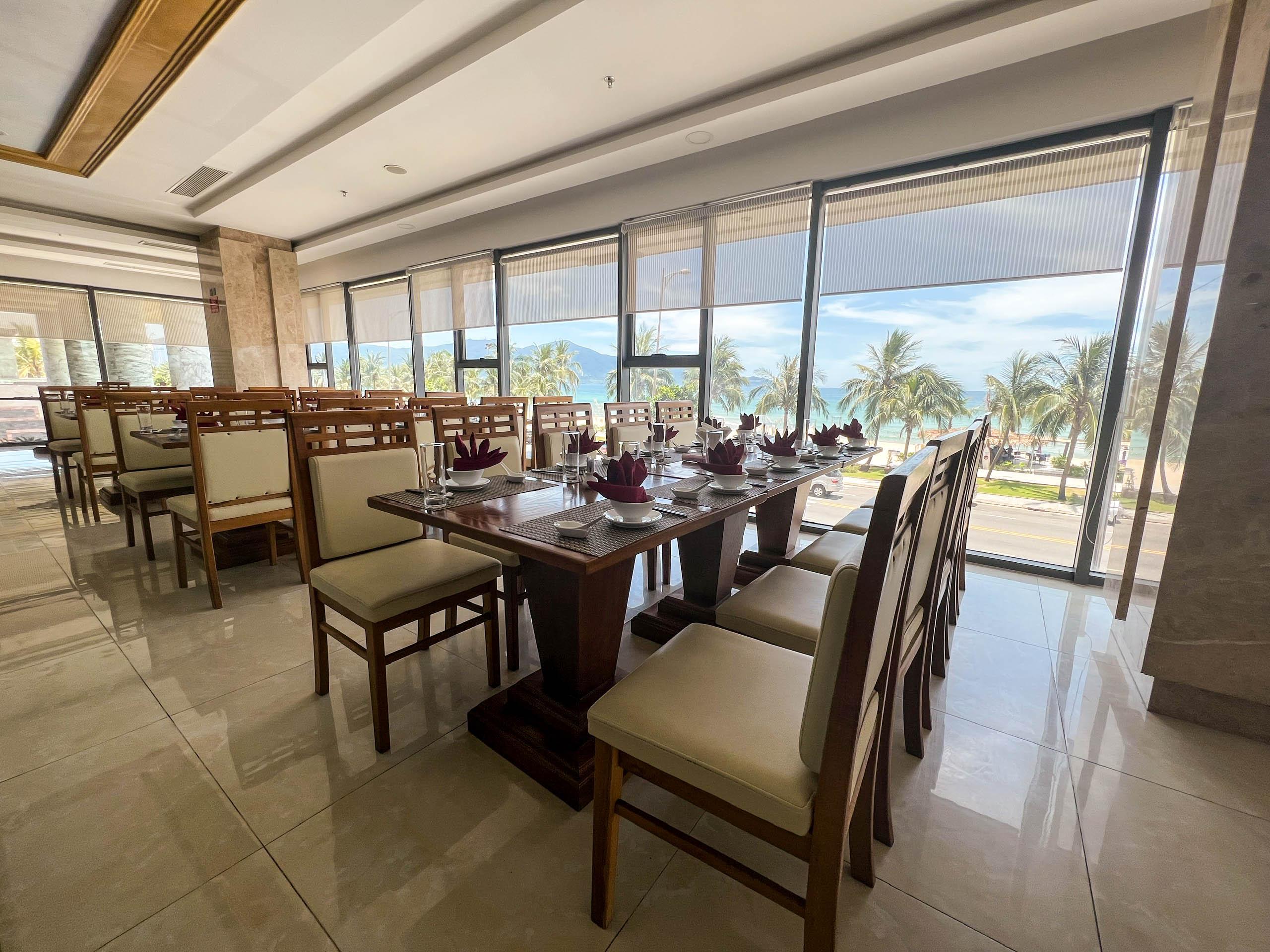 Serene Beach Hotel Danang Екстер'єр фото