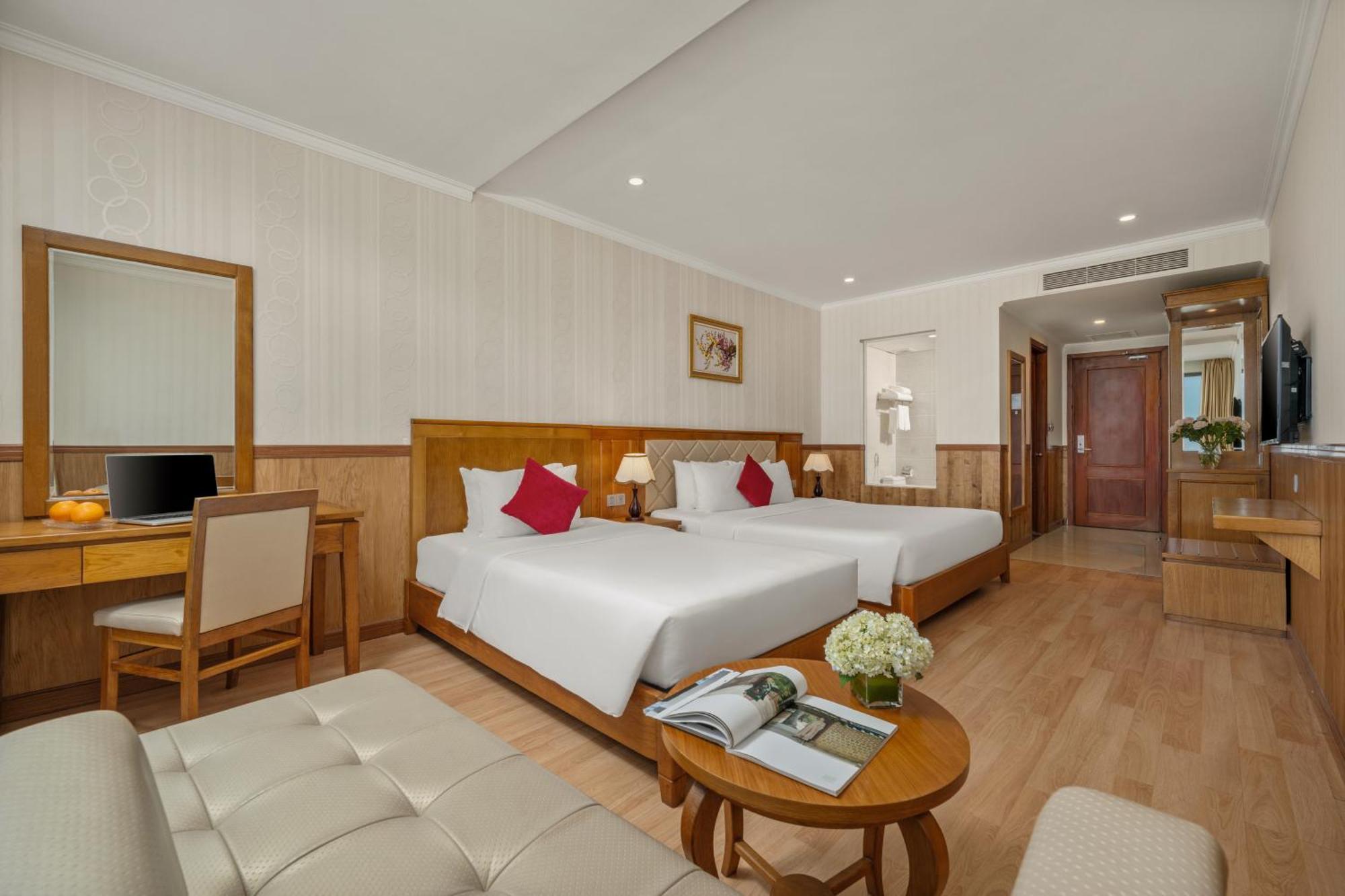 Serene Beach Hotel Danang Екстер'єр фото