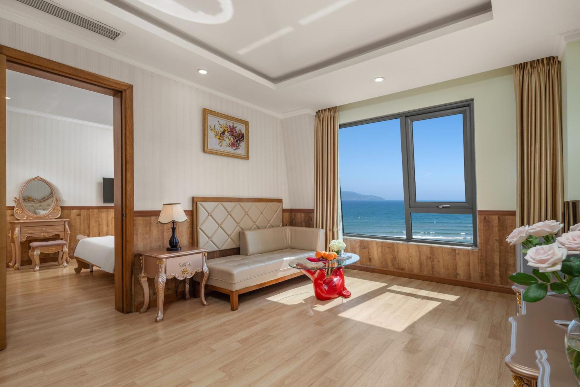 Serene Beach Hotel Danang Екстер'єр фото