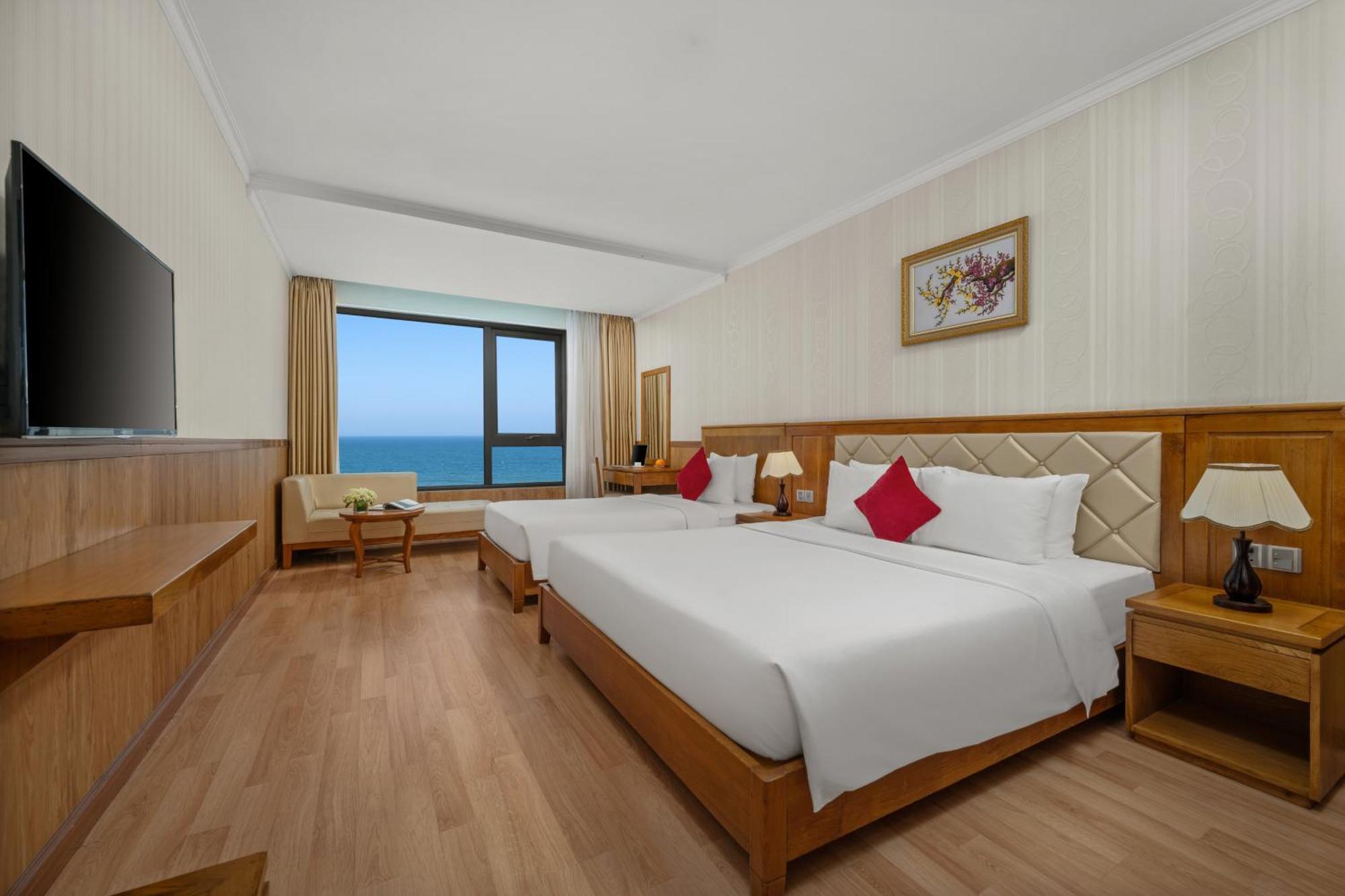 Serene Beach Hotel Danang Екстер'єр фото