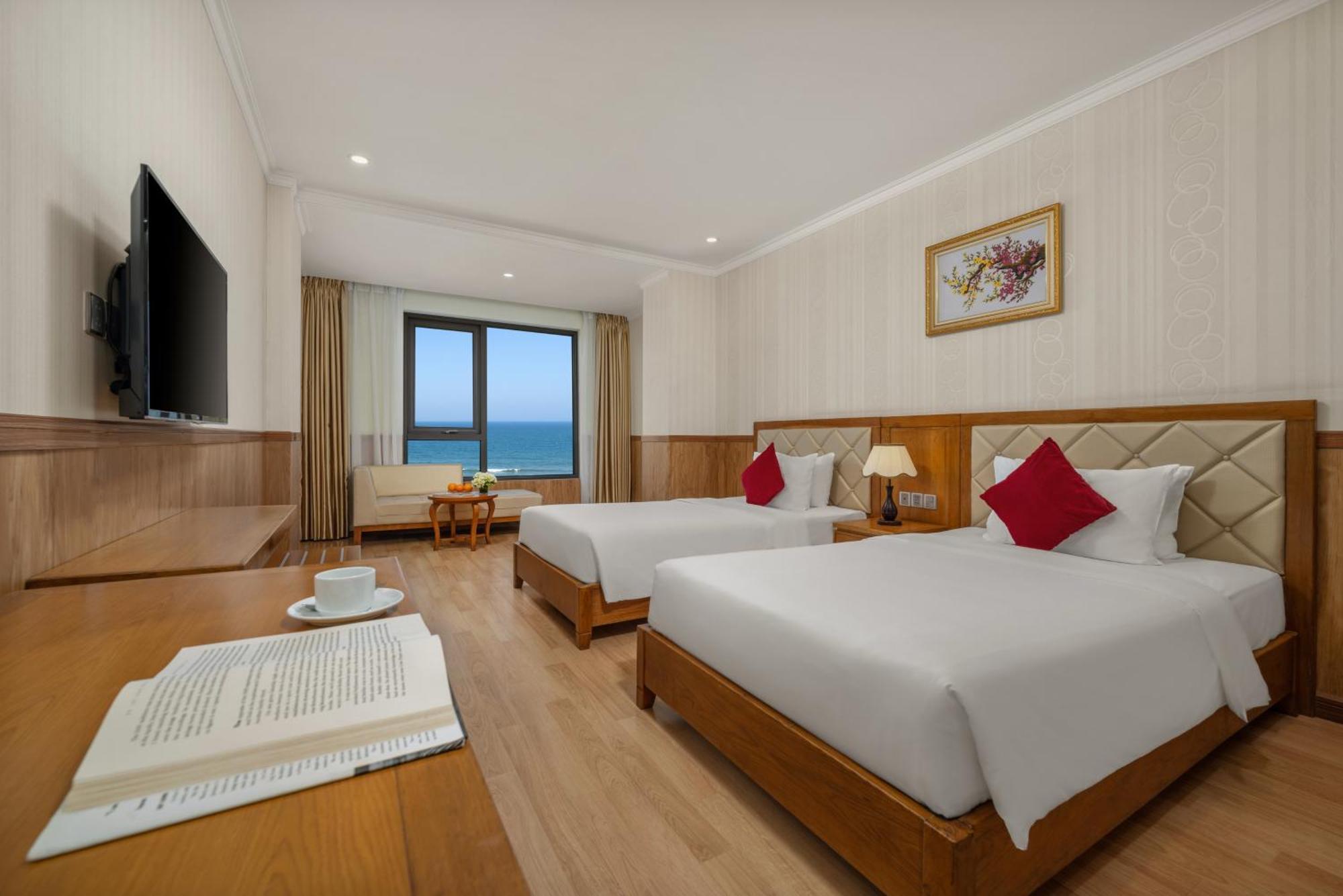Serene Beach Hotel Danang Екстер'єр фото