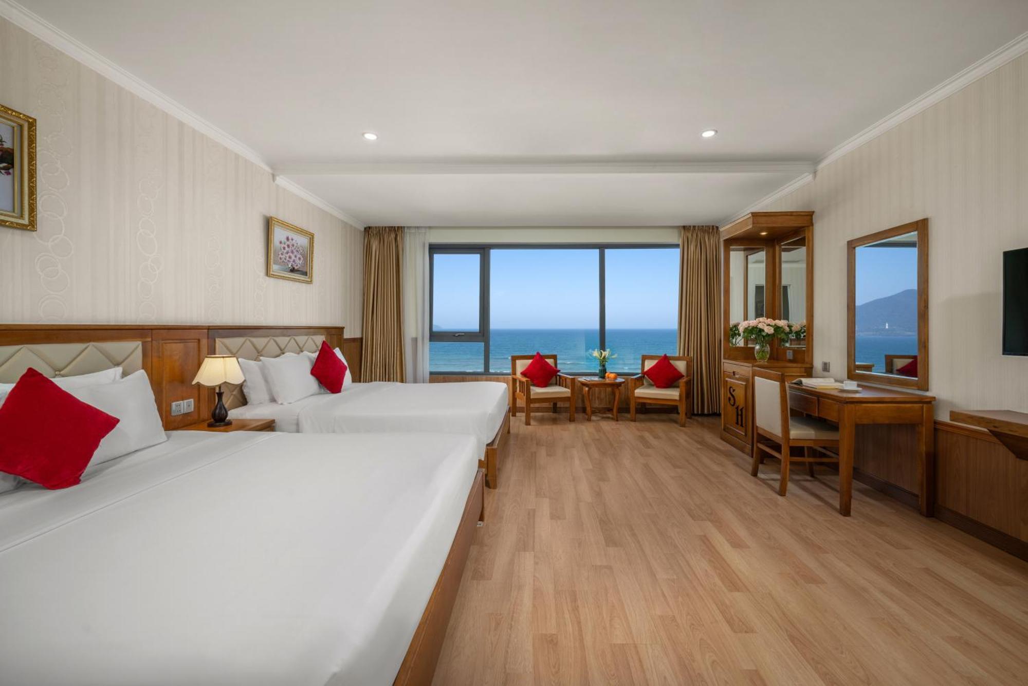 Serene Beach Hotel Danang Екстер'єр фото