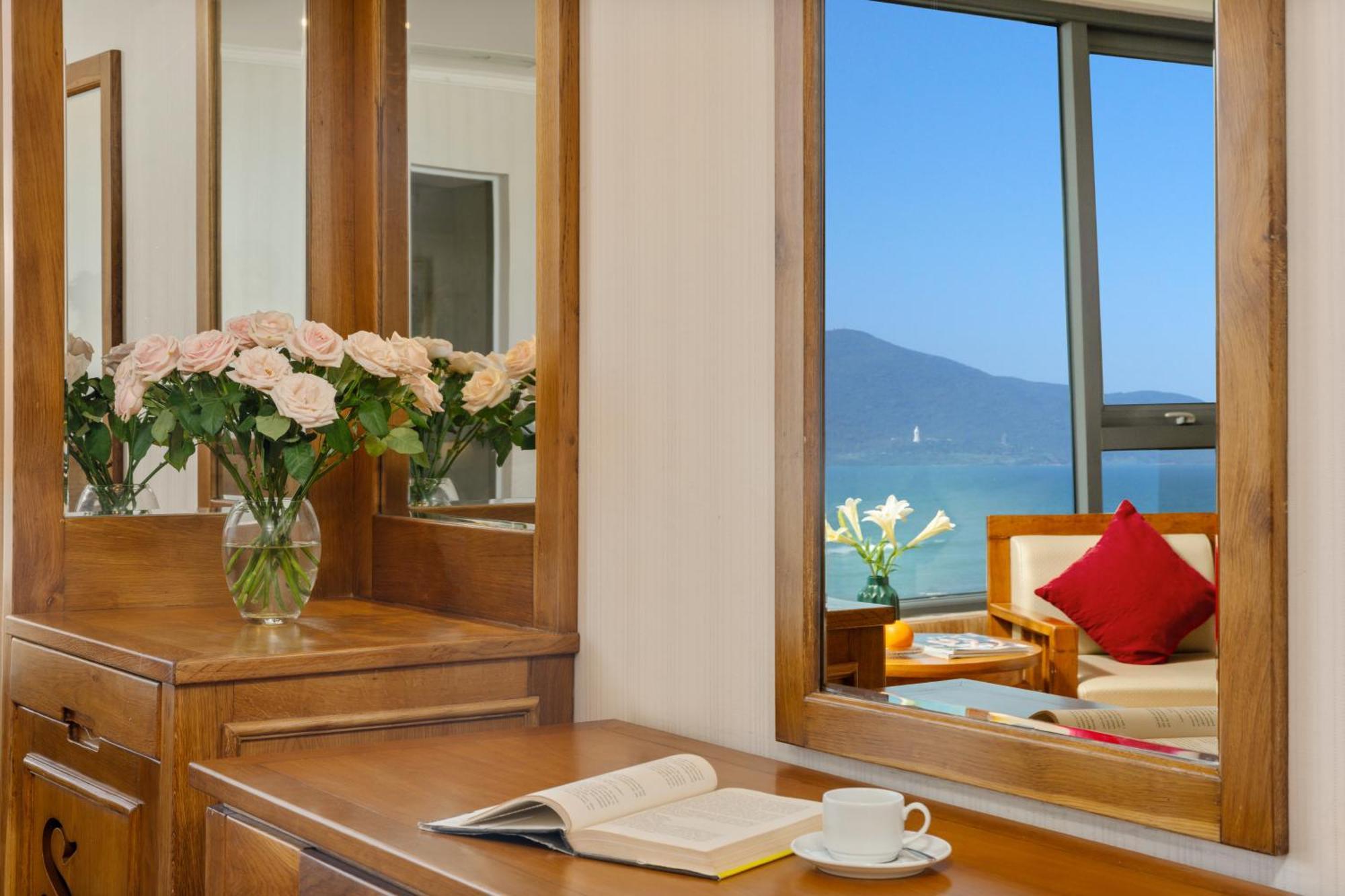 Serene Beach Hotel Danang Екстер'єр фото
